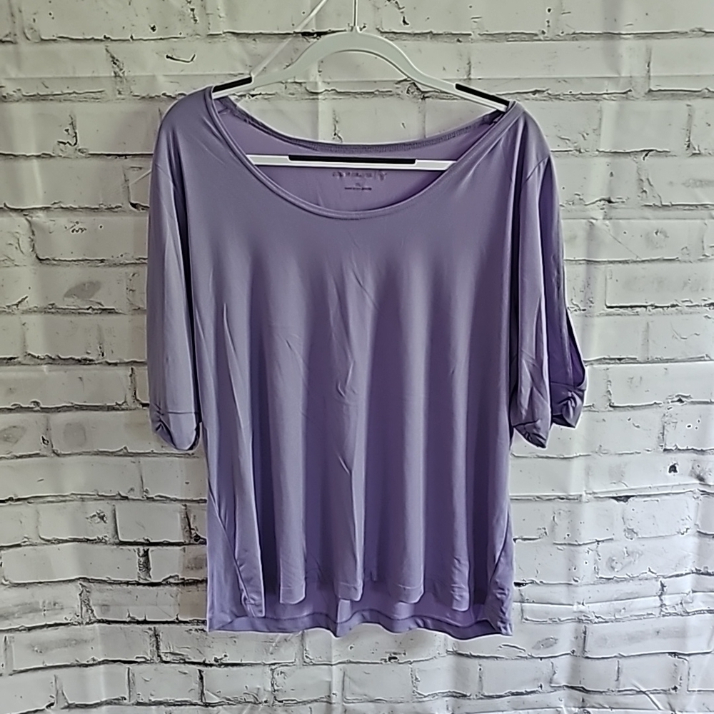 Lavender keyhole sleeve top